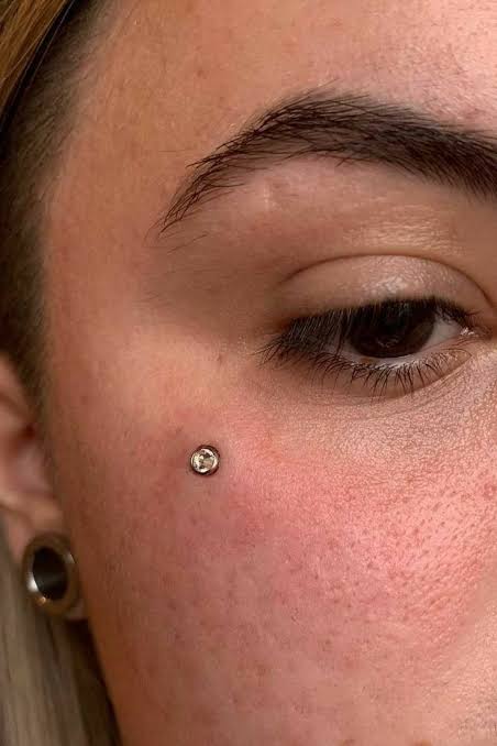 Piercing microdermal