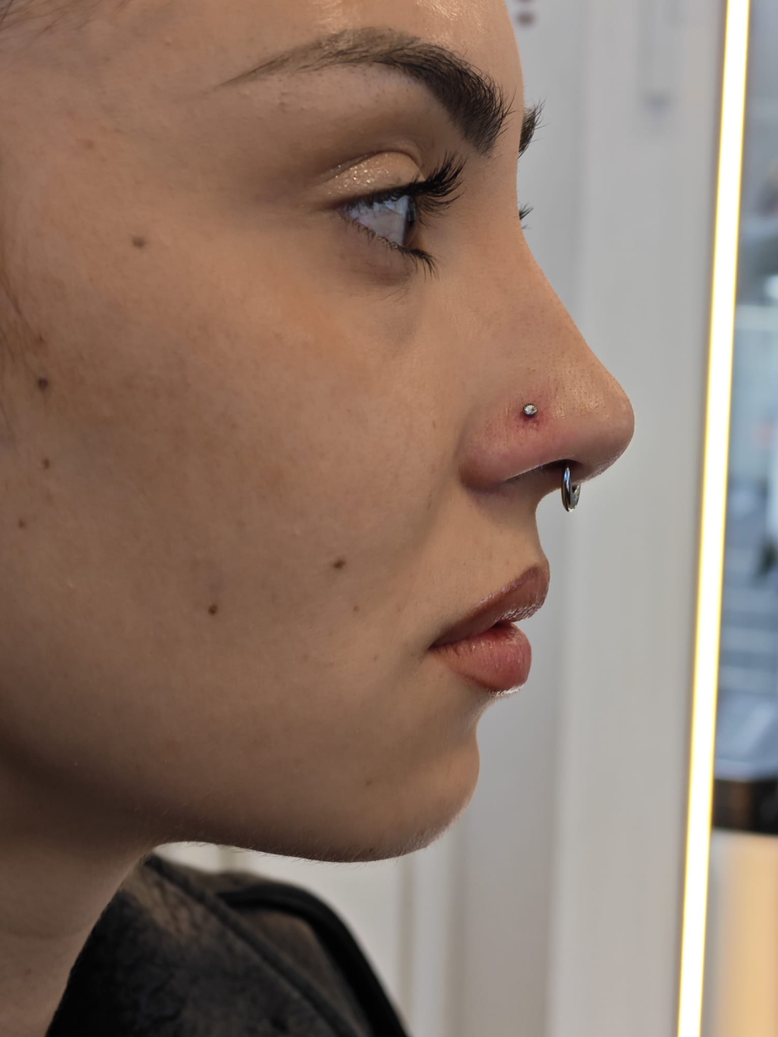 Piercing nostril brillo